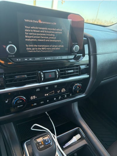 2022 Nissan Pathfinder SV