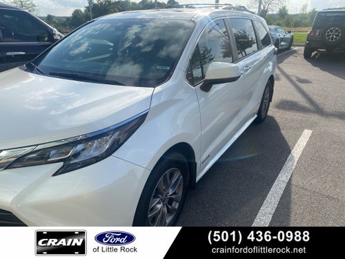 2021 Toyota Sienna XLE 8 Passenger