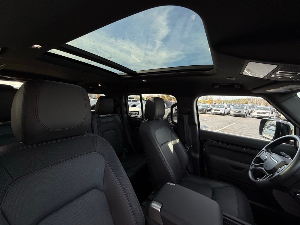 2024 Land Rover Defender 130 X-Dynamic SE