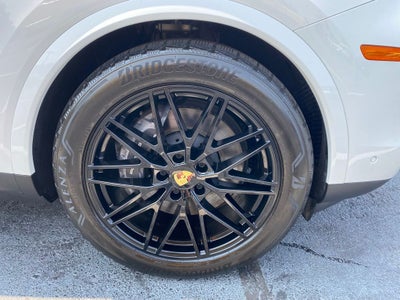 2024 Porsche Cayenne Base