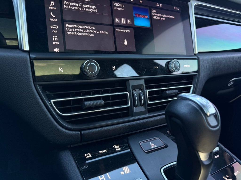 2022 Porsche Macan S