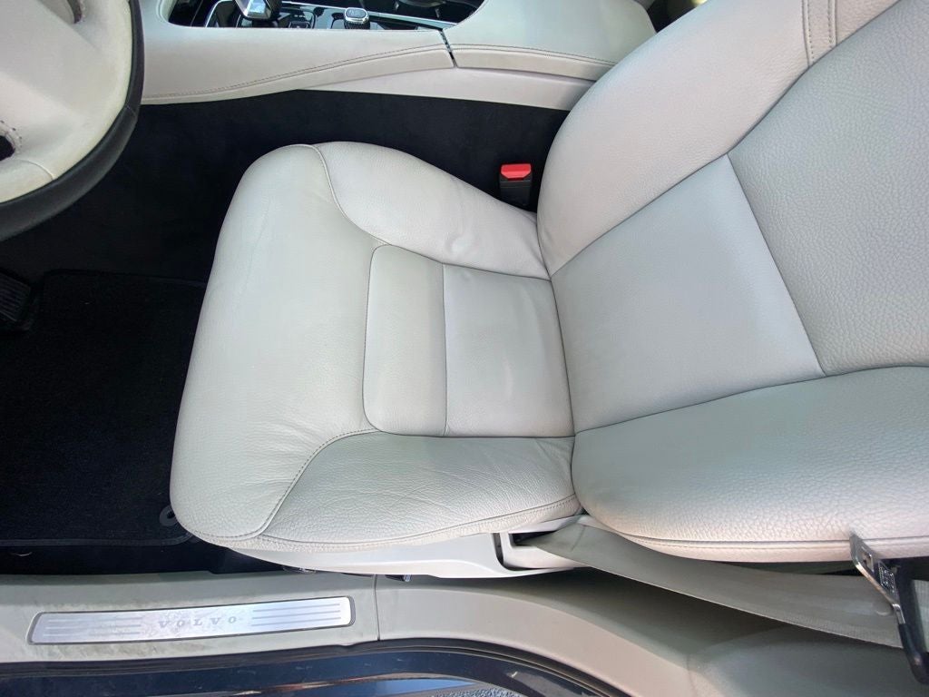2023 Volvo XC90 B6 Plus 6-Seater