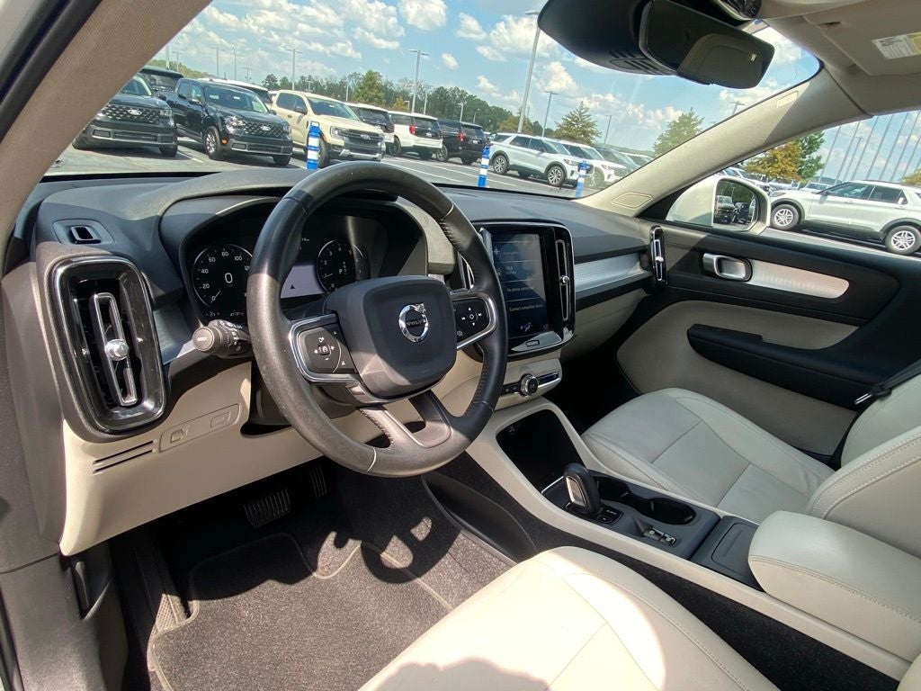 2021 Volvo XC40 Momentum