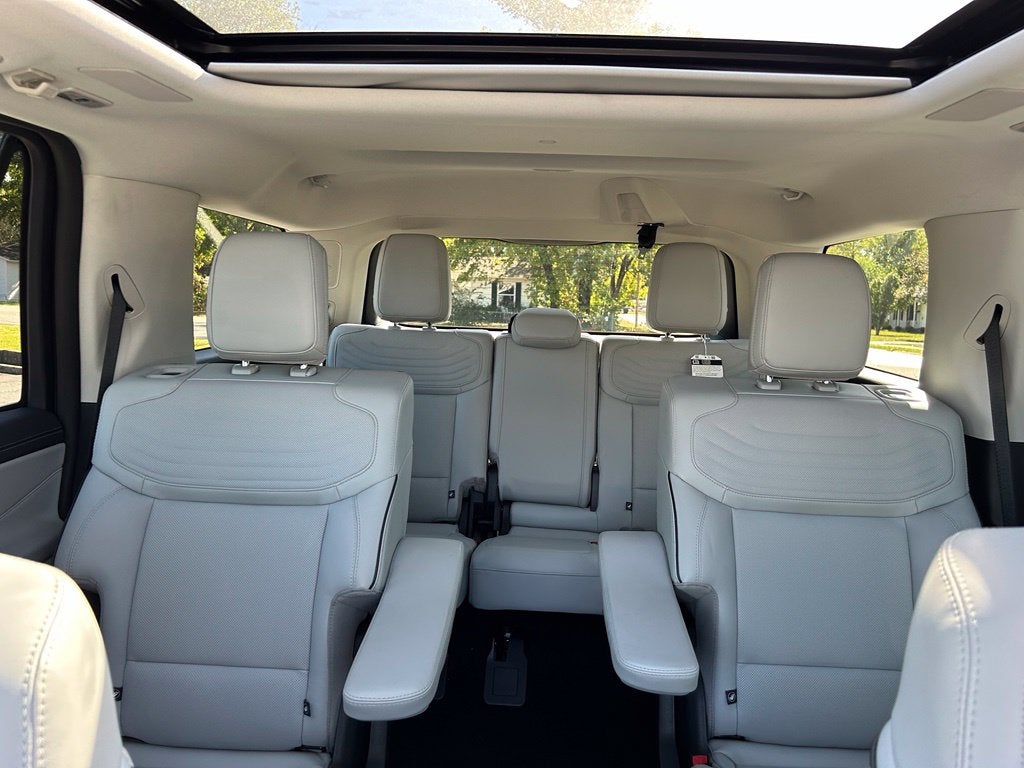 2025 Ford Expedition Platinum - 4WD - PLATINUM ULTIMATE