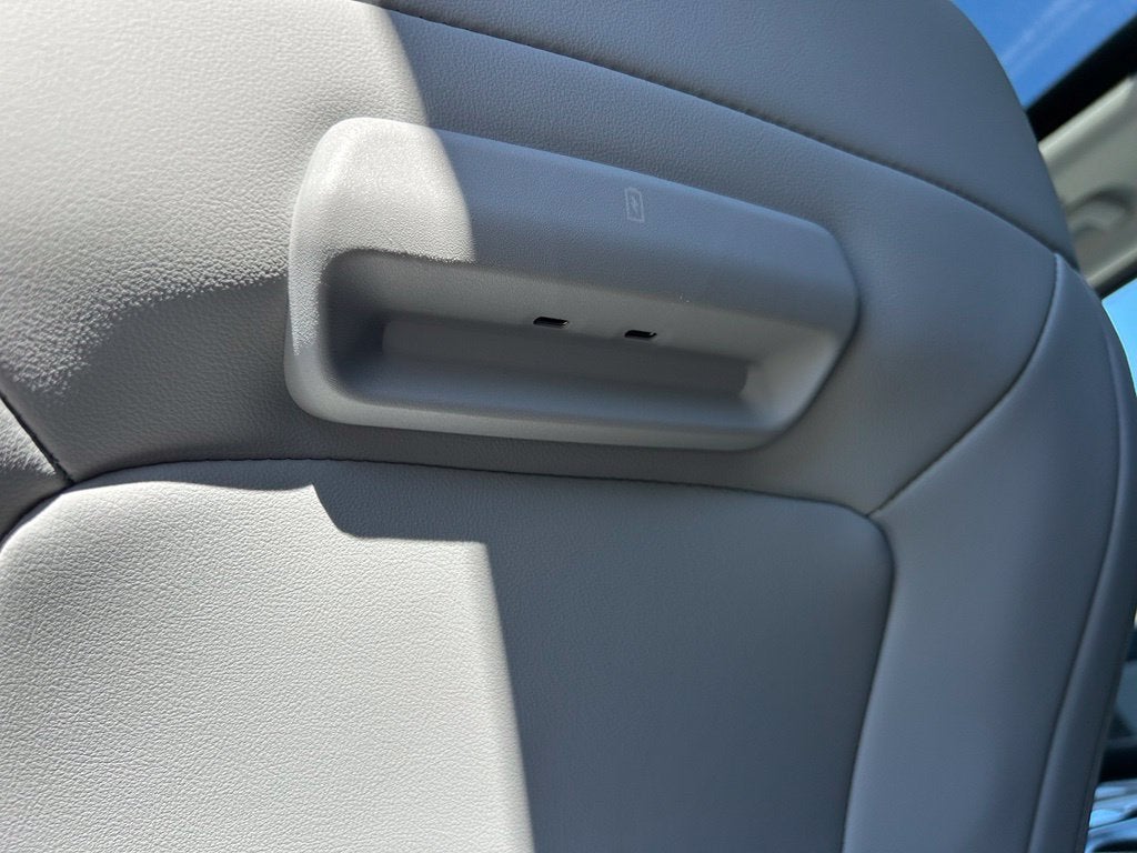 2025 Ford Expedition Platinum - 4WD - PLATINUM ULTIMATE