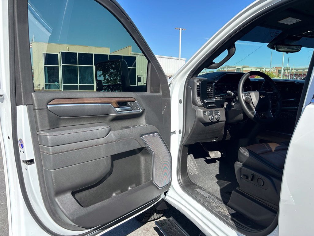 2025 Chevrolet Silverado 3500HD High Country - 4WD - 6.6L DURAMAX