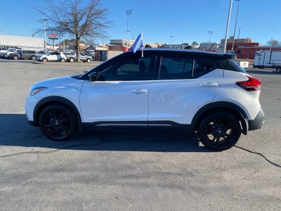 2020 Nissan Kicks SR