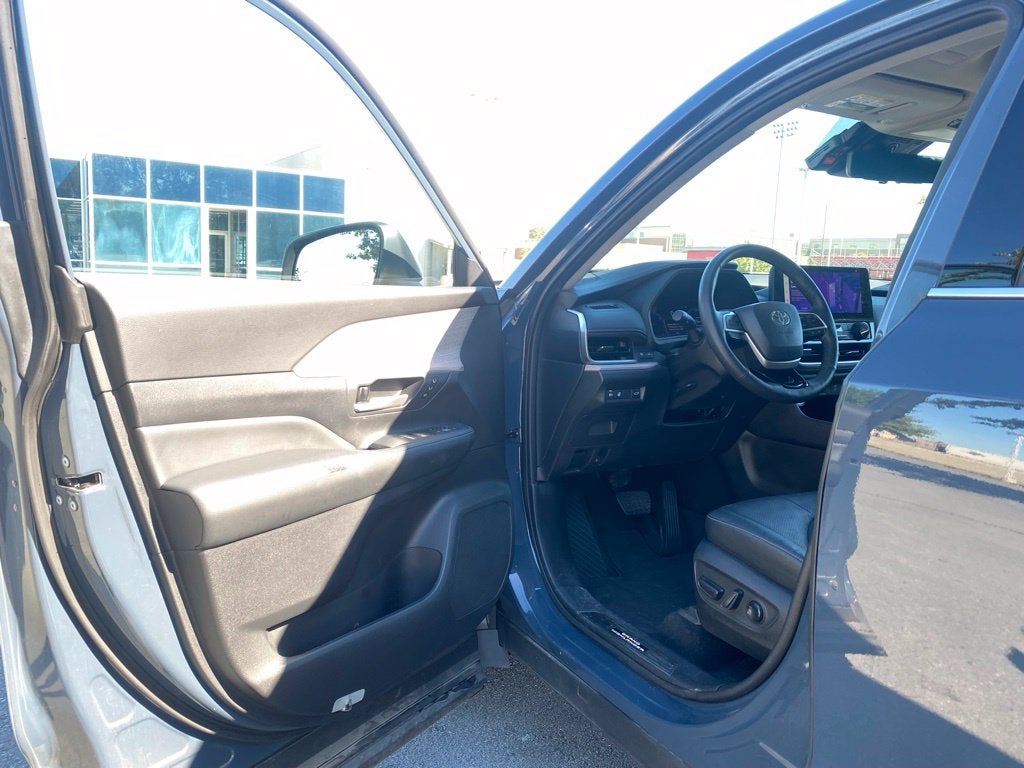 2024 Toyota Grand Highlander Platinum - AWD - CARFAX ONE OWNER - LOW MILES!