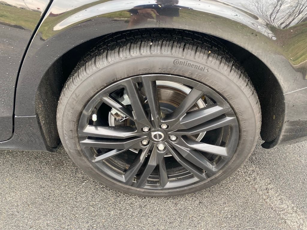 2023 Volvo S60 Recharge Plug-In Hybrid T8 Plus Black Edition