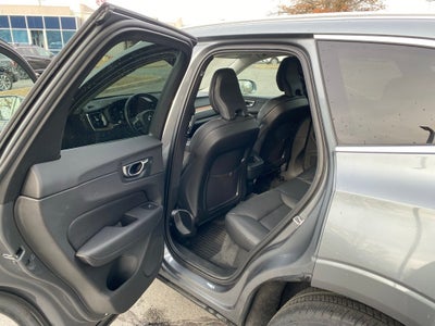 2021 Volvo XC60 T5 Momentum