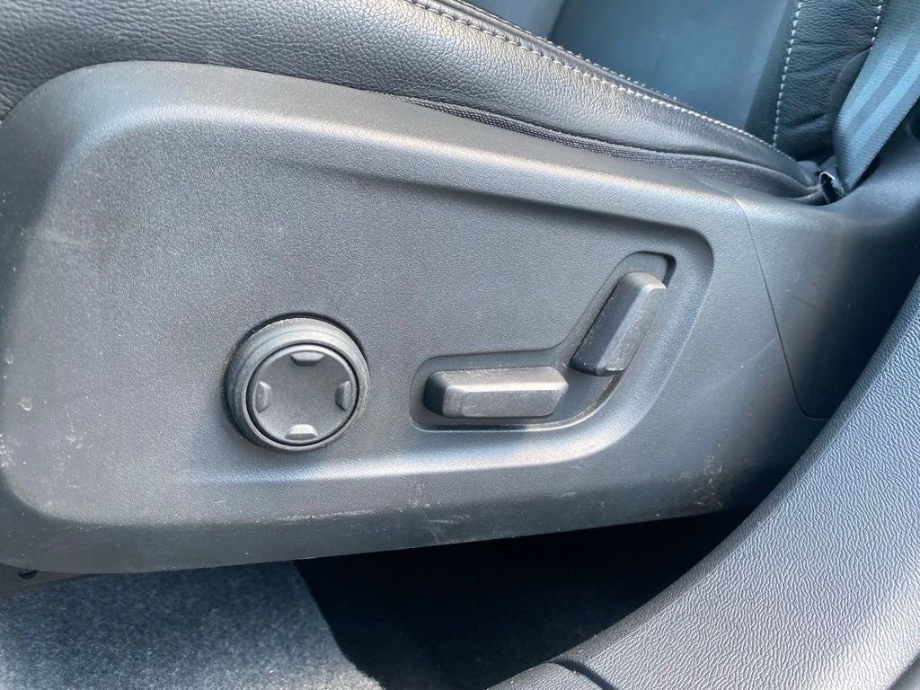 2022 Volvo XC40 Momentum - AWD - PREMIUM PKG