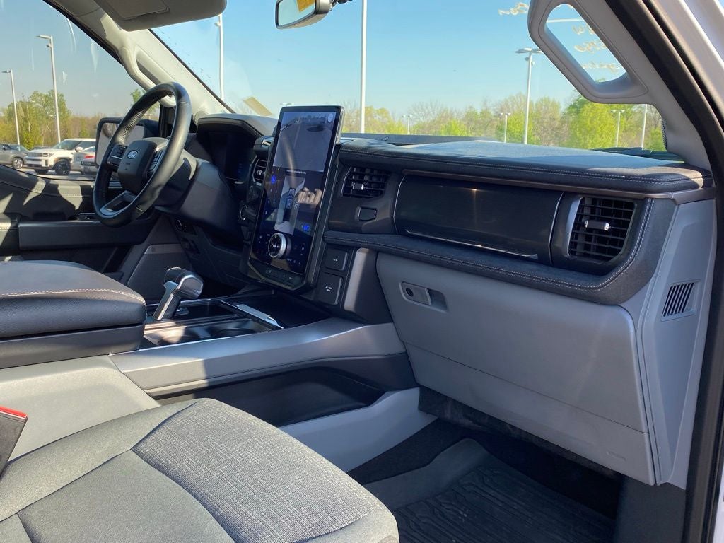 2024 Ford F-150 Lightning Flash