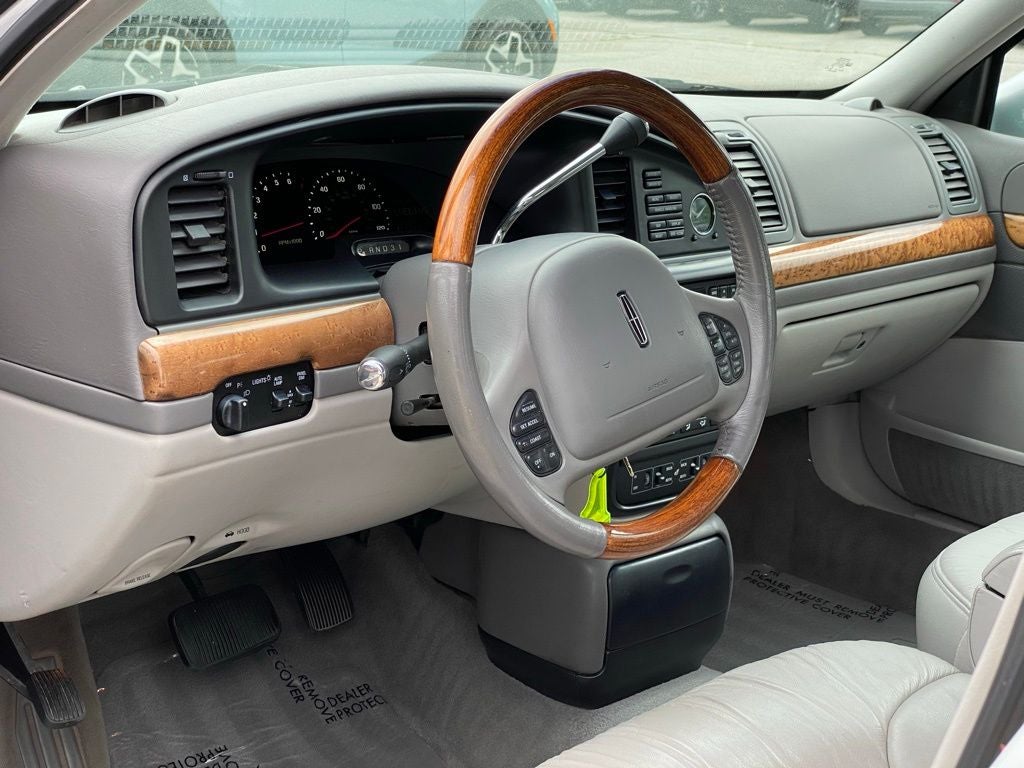 2002 Lincoln Continental Base