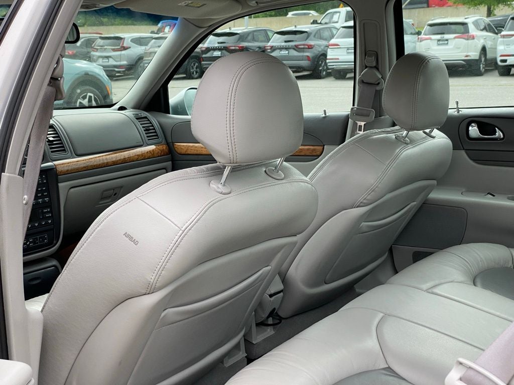 2002 Lincoln Continental Base