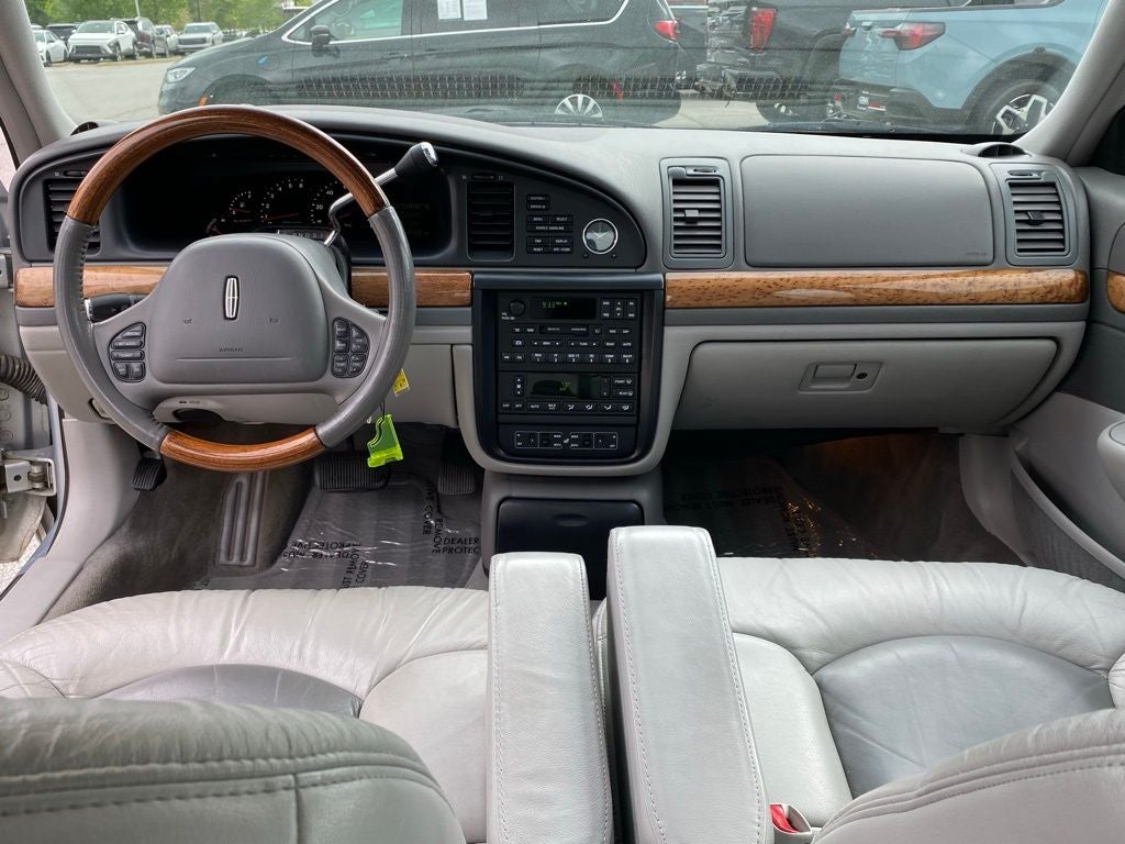 2002 Lincoln Continental Base