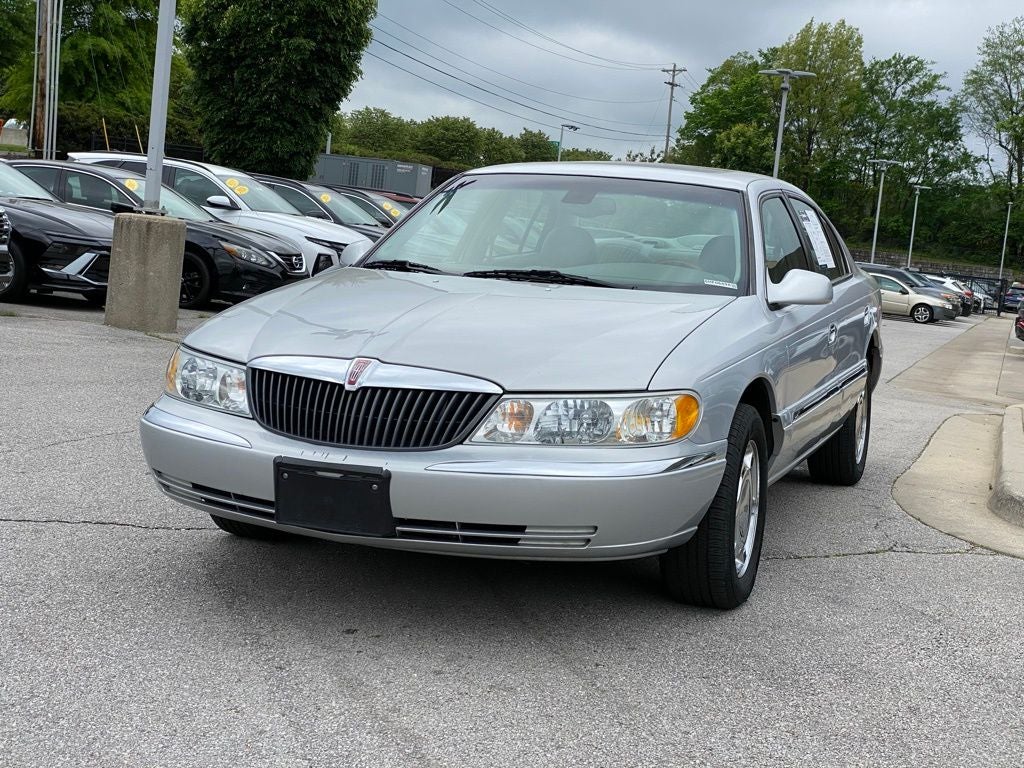 2002 Lincoln Continental Base