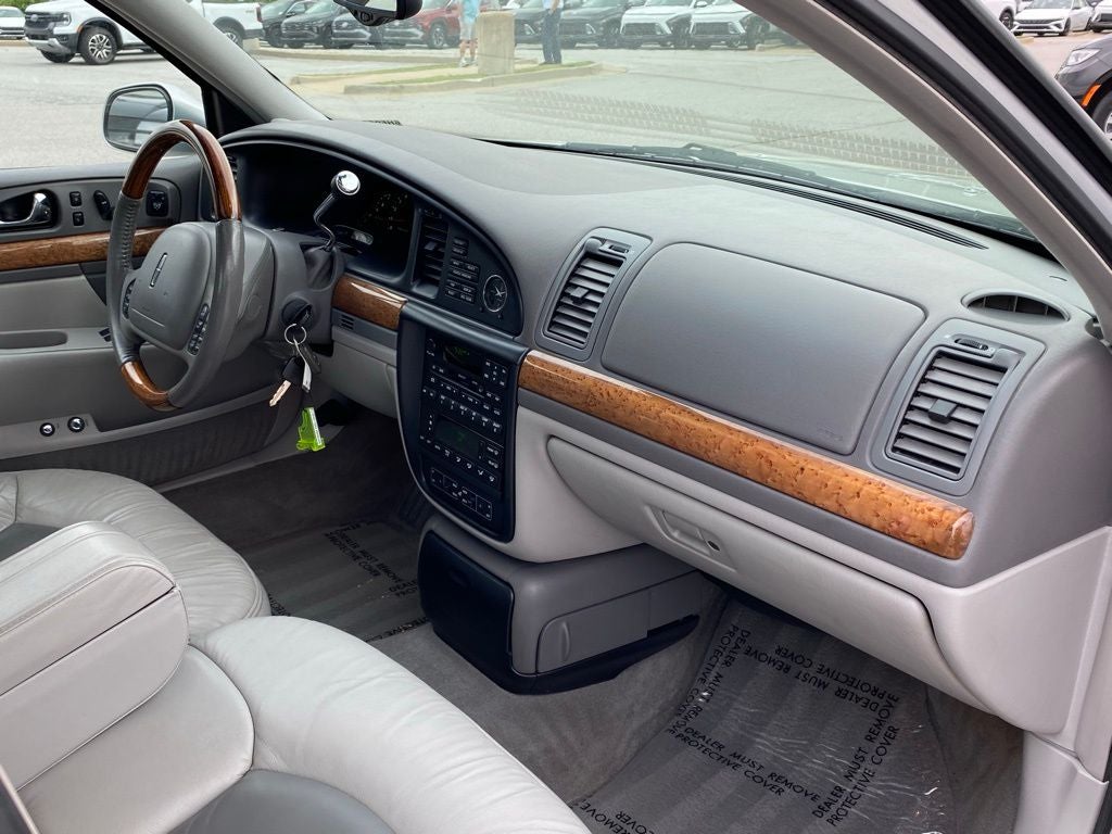 2002 Lincoln Continental Base
