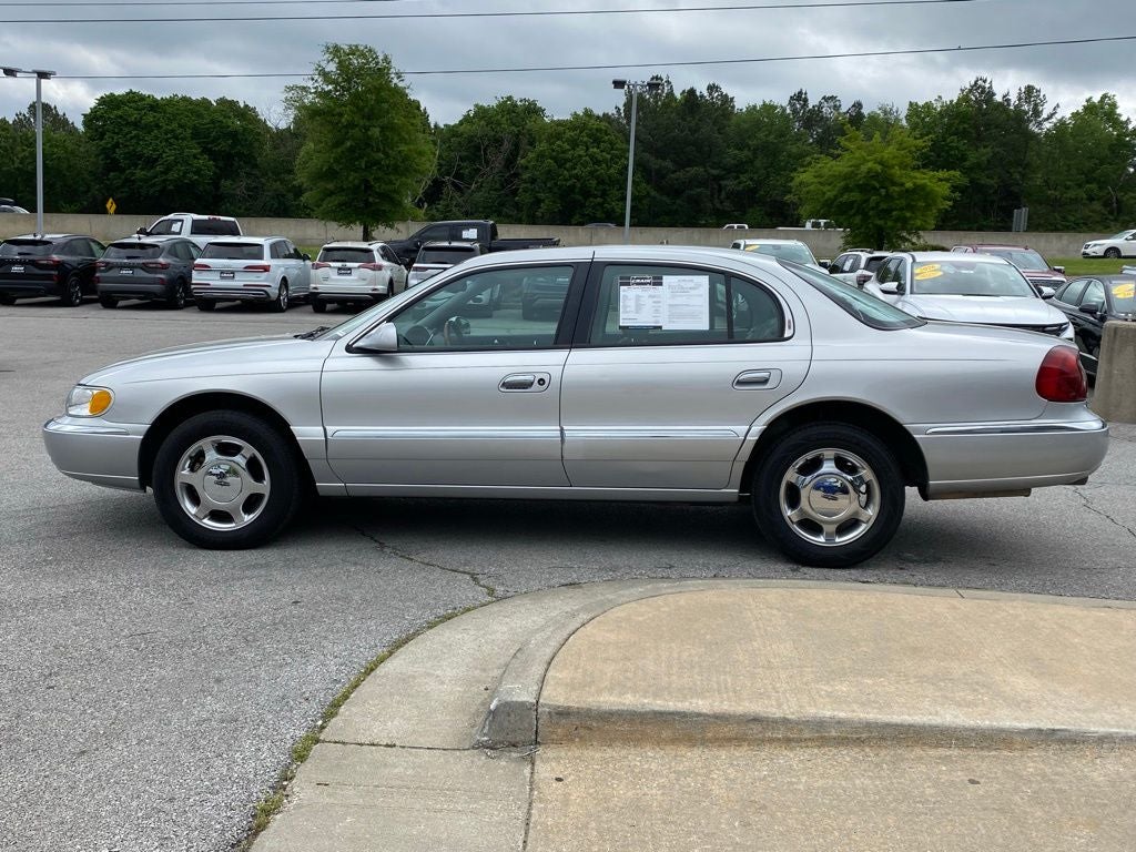 2002 Lincoln Continental Base