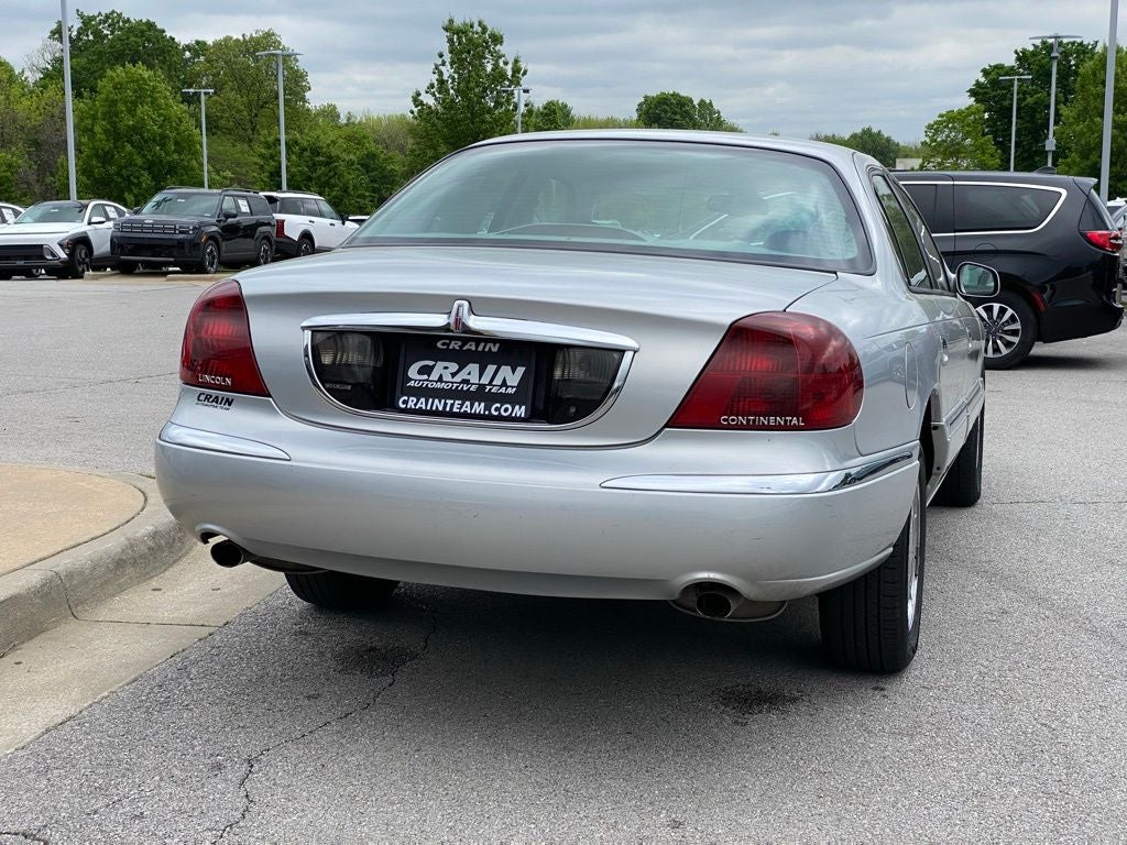 2002 Lincoln Continental Base