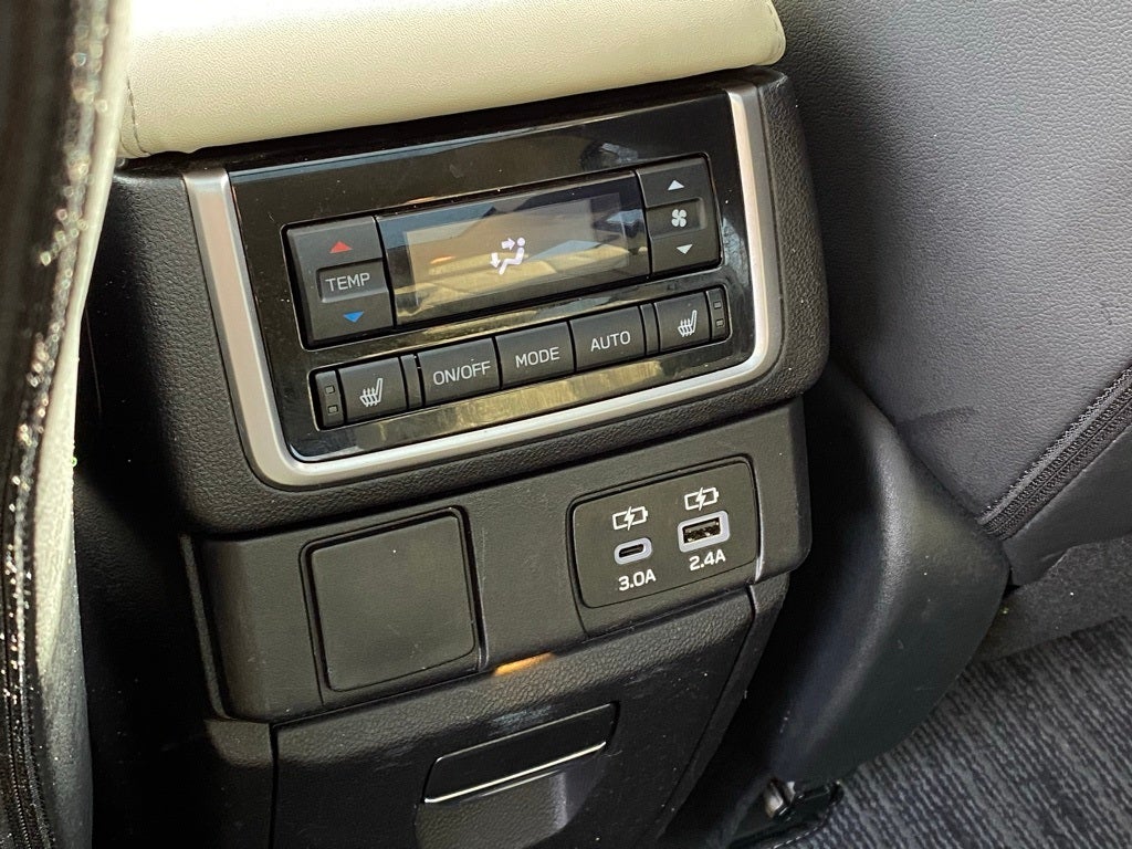 2023 Subaru Ascent Limited AWD NEW TIRES CLEAN CARFAX