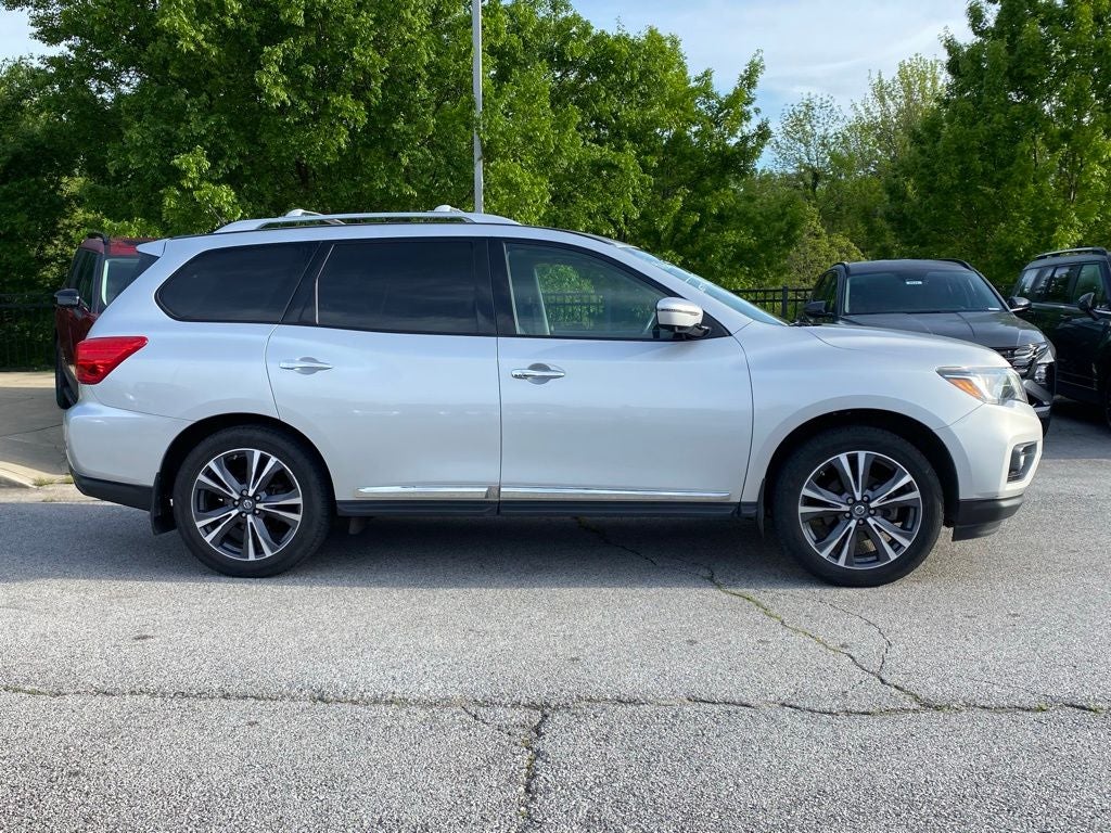 2017 Nissan Pathfinder Platinum