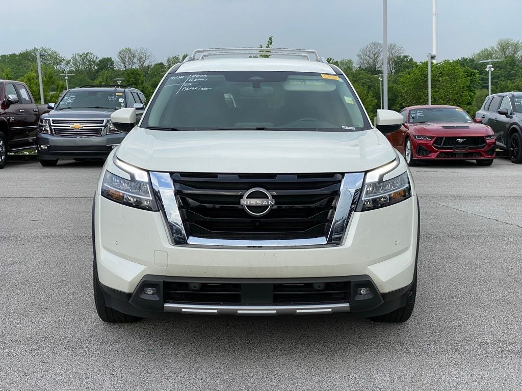 2022 Nissan Pathfinder SL