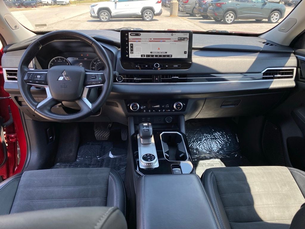 2025 Mitsubishi Outlander SE