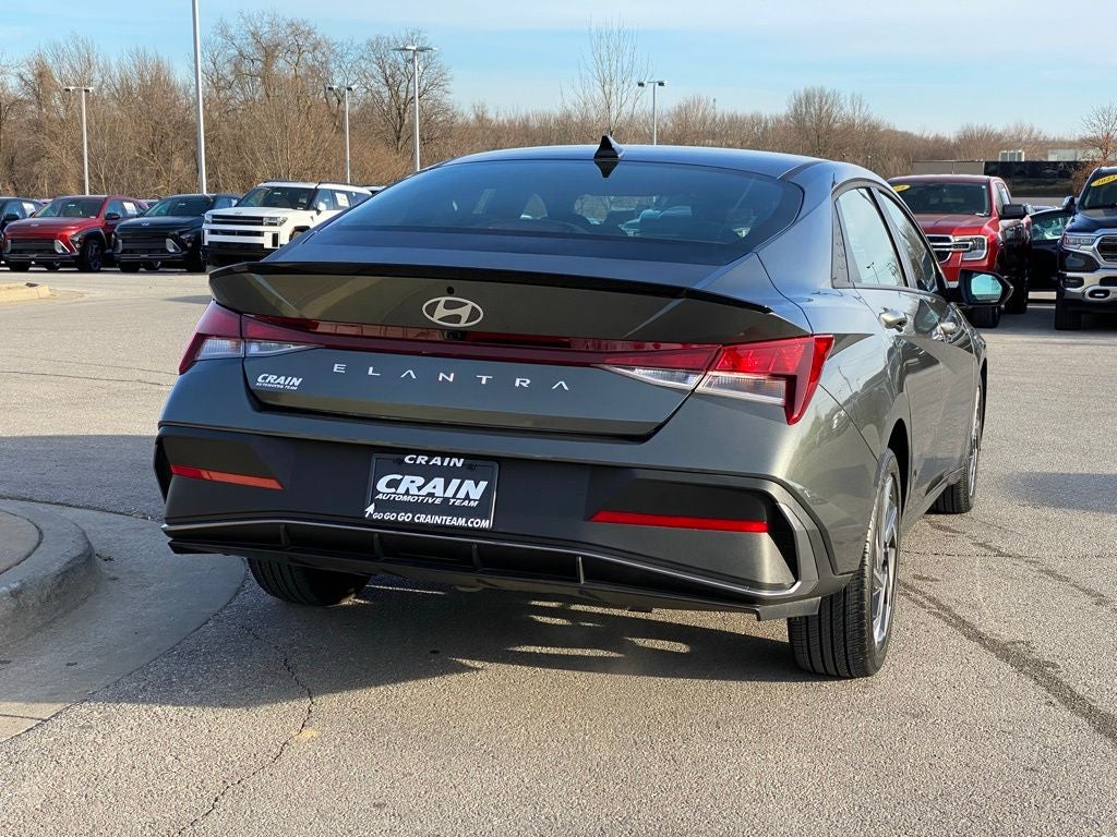 2025 Hyundai Elantra SEL Sport