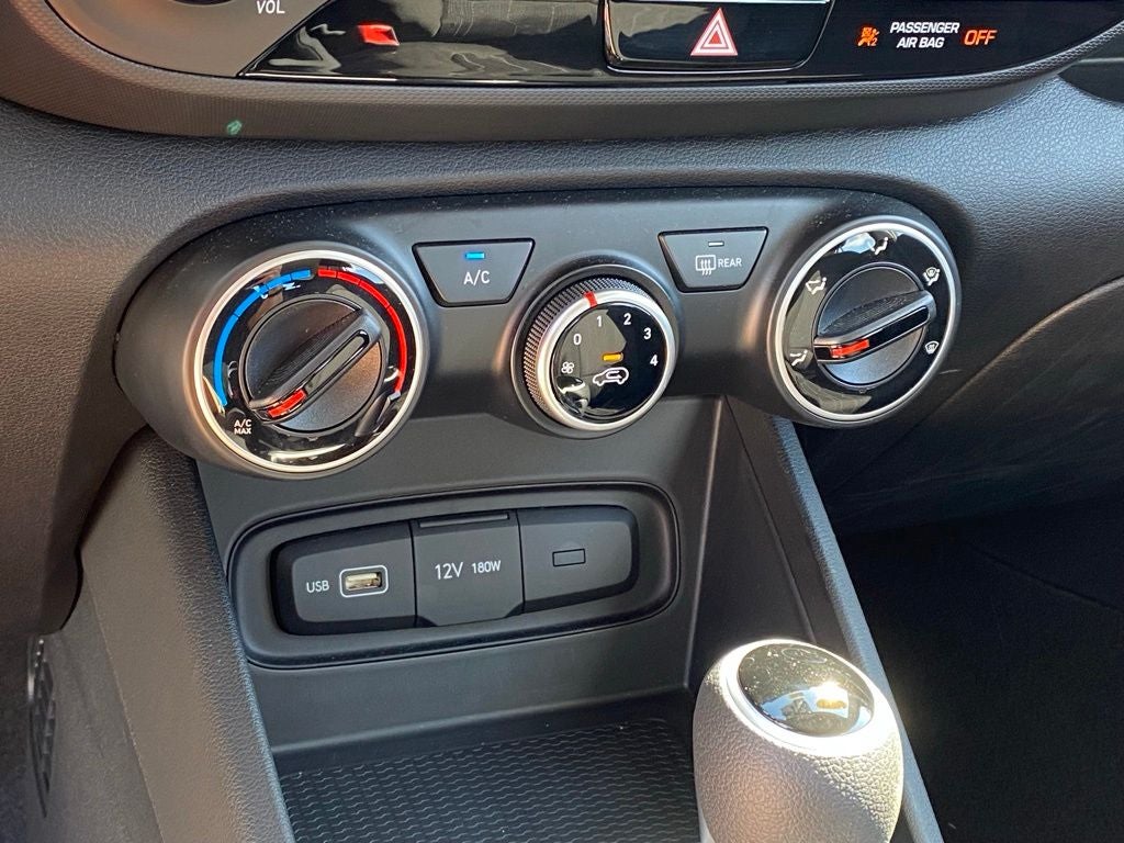 2022 Hyundai Venue SE