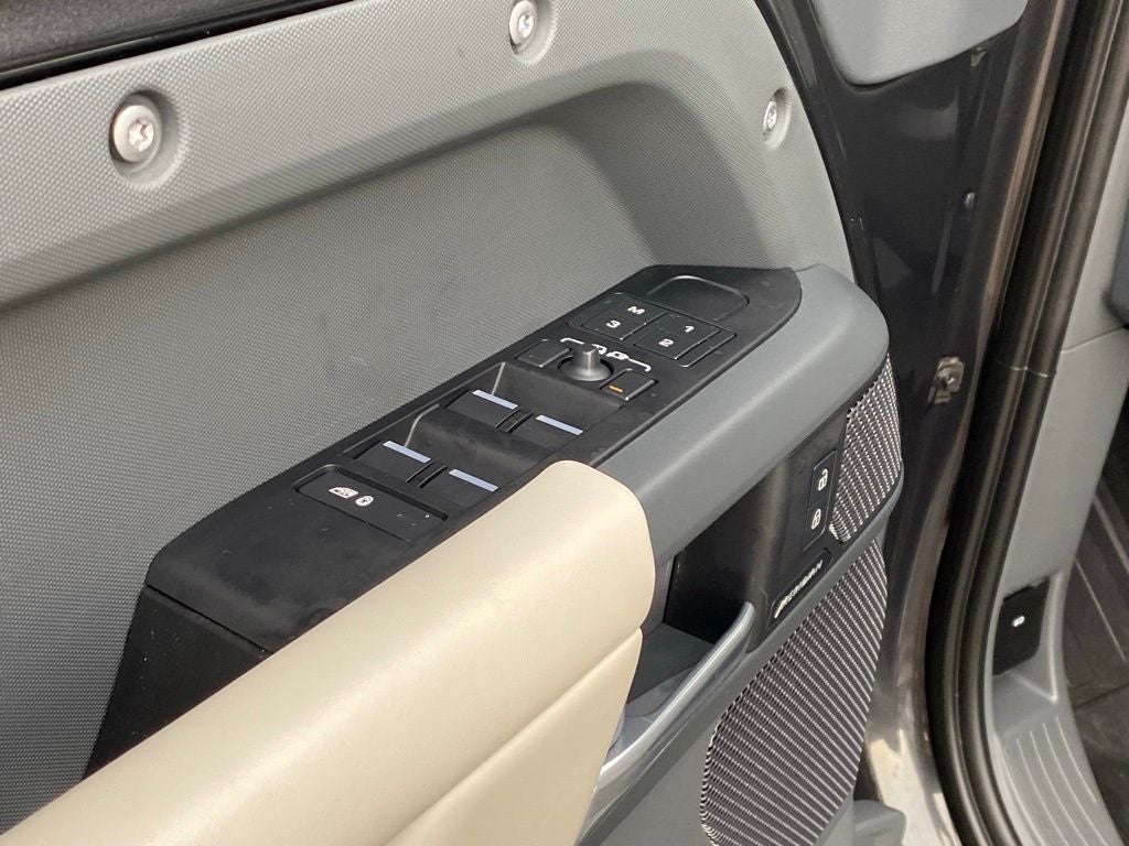 2024 Land Rover Defender 110 X-Dynamic SE