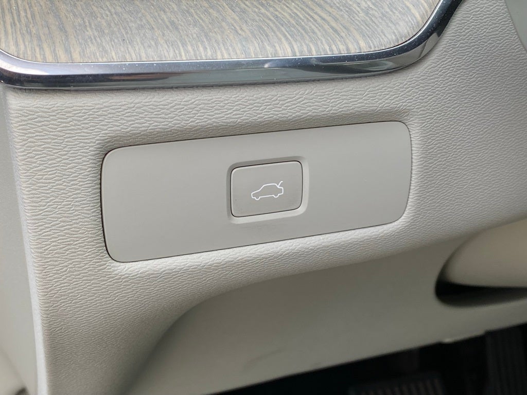 2023 Volvo XC60 B5 Plus Bright Theme POLESTAR/CLIMATE PKG/HK AUDIO