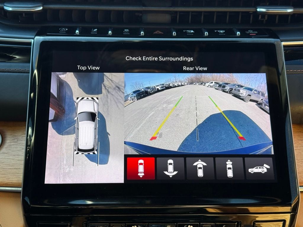 2022 Jeep Grand Cherokee Summit TECH GROUP 5