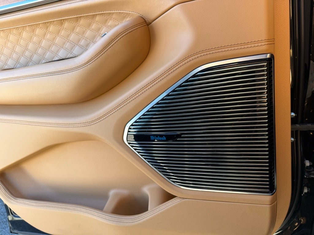 2022 Jeep Grand Cherokee Summit TECH GROUP 5