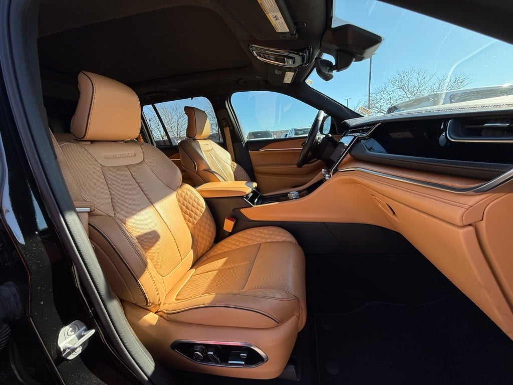 2022 Jeep Grand Cherokee Summit TECH GROUP 5