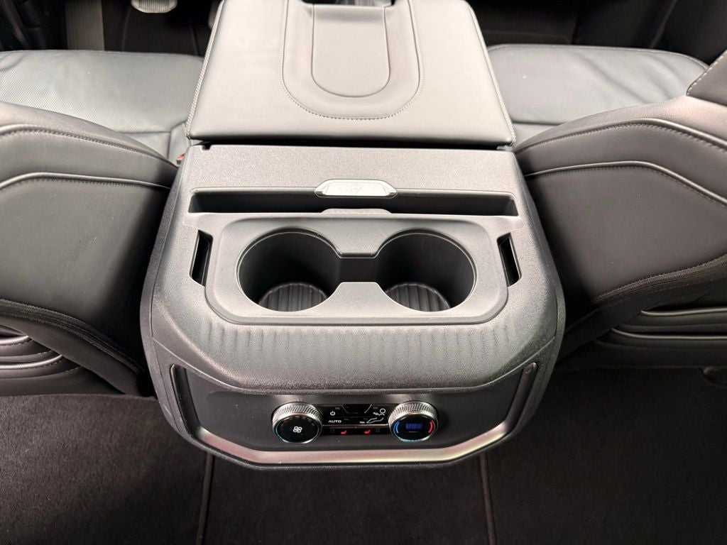 2025 Ford Expedition Platinum 4WD