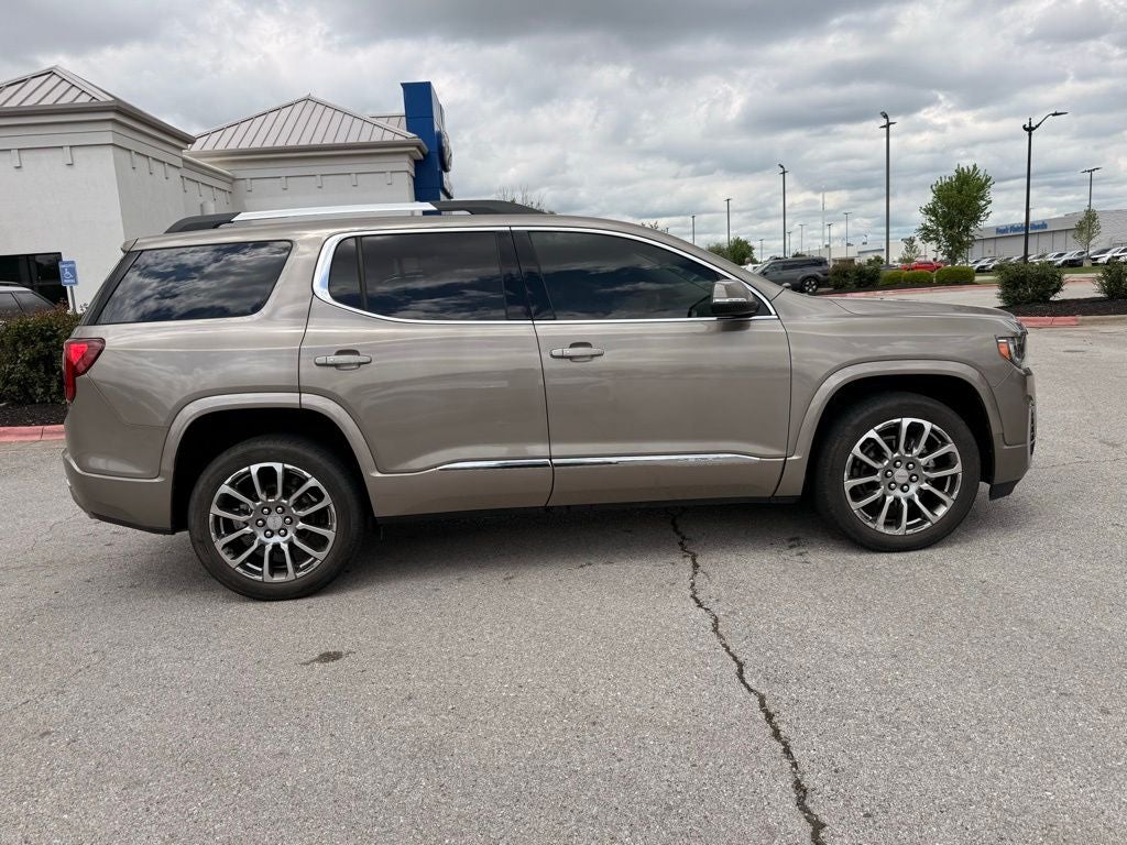 2023 GMC Acadia Denali
