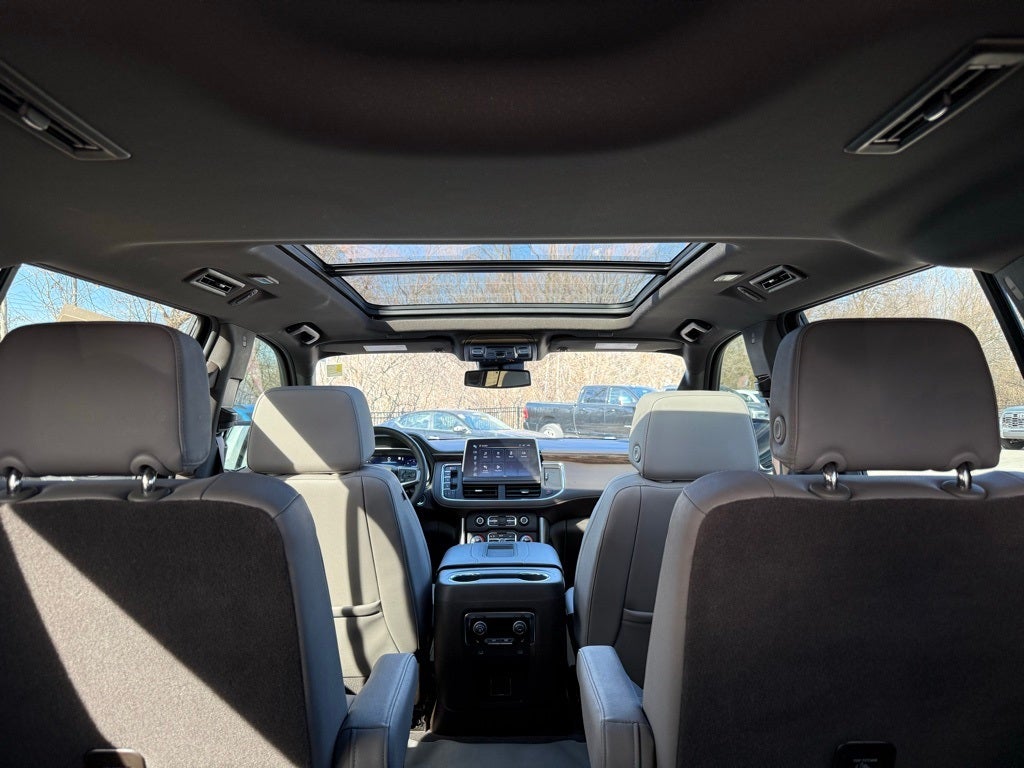 2023 Chevrolet Suburban Z71 2ND ROW BUCKET