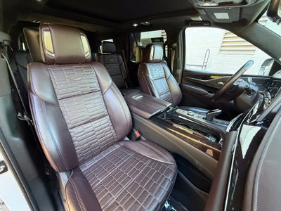 2023 Cadillac Escalade Premium Luxury Platinum - AWD / PANO SUNROOF / CLEAN CARFAX