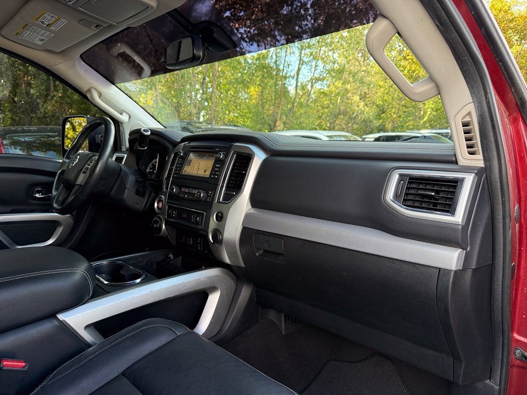 2017 Nissan Titan PRO-4X - 4WD / LEATHER
