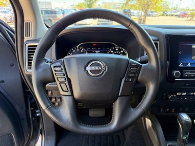 2024 Nissan Frontier SV - 4WD / CLEAN CARFAX / ONE OWNER