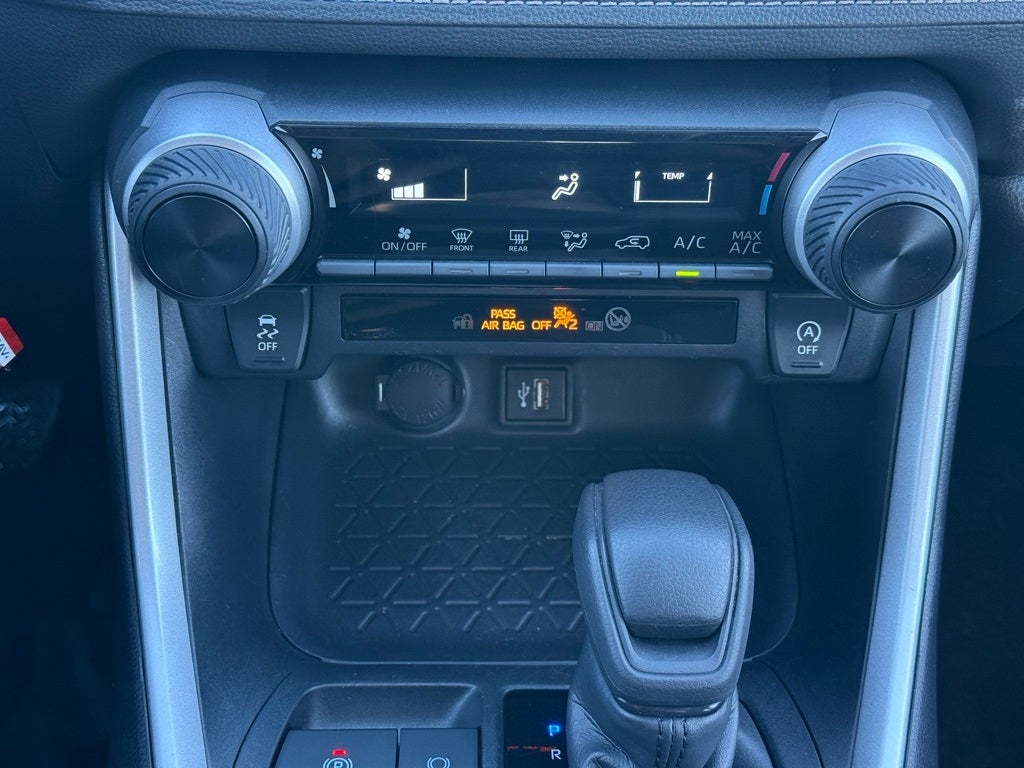 2024 Toyota RAV4 LE CLEAN CARFAX