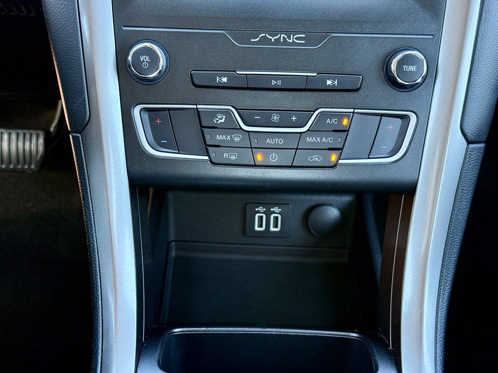 2020 Ford Fusion SE - SUNROOF