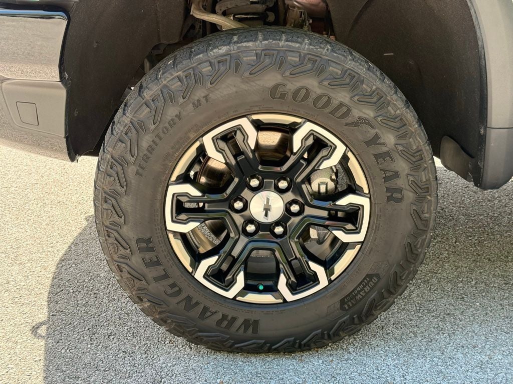 2023 Chevrolet Silverado 1500 ZR2 LEVELED