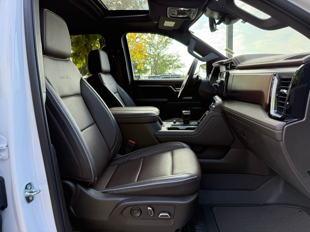 2023 GMC Sierra 1500 Denali V8 / 4x4 / 1-OWNER CLEAN CARFAX