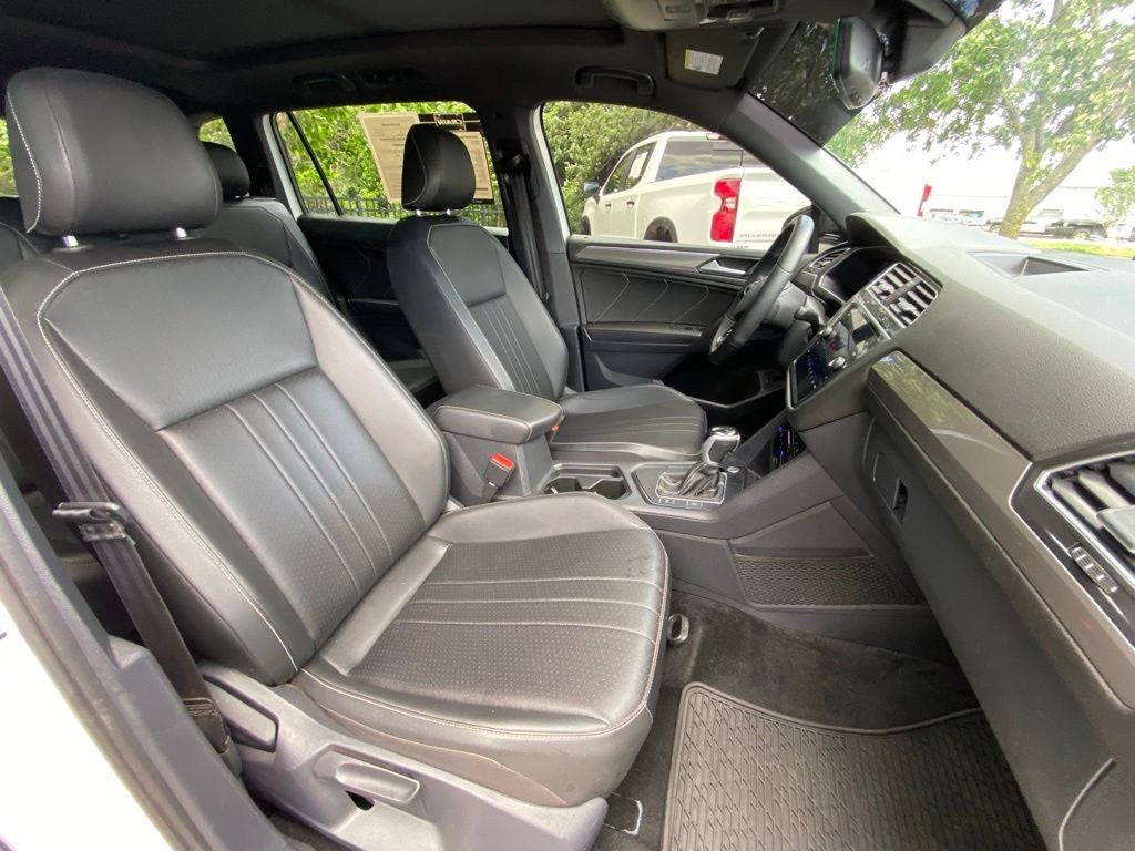 2024 Volkswagen Tiguan 2.0T SE R-Line Black