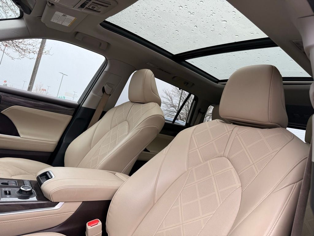 2022 Toyota Highlander Platinum