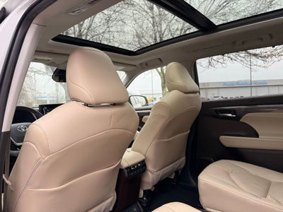 2022 Toyota Highlander Platinum