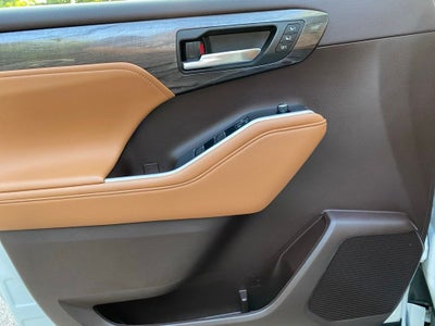 2022 Toyota Highlander Platinum