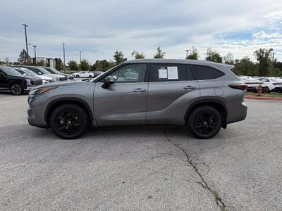 2025 Toyota Highlander XLE - AWD / SUNROOF / CLEAN CARFAX