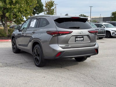 2025 Toyota Highlander XLE - AWD / SUNROOF / CLEAN CARFAX